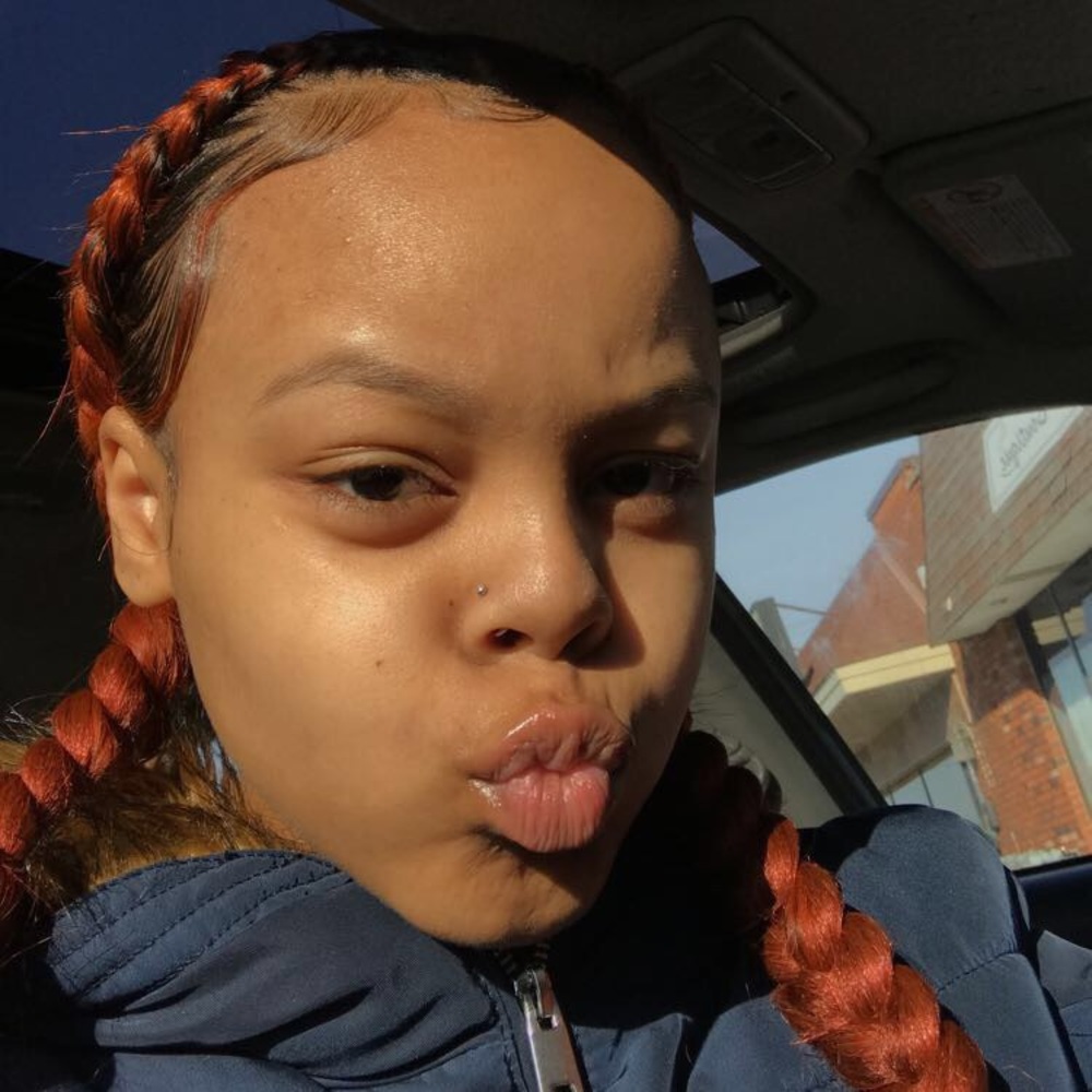 Meet your Posher, Naqua